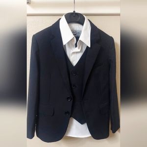 Boys Black Tuxedo size 6 kids